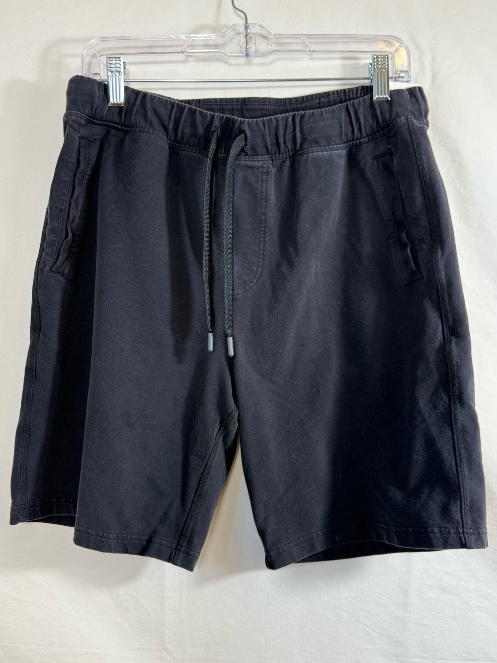 Mack Weldon Ace Sweatshorts in black